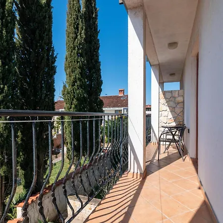 And With Parking Space - 25298 Rovinj