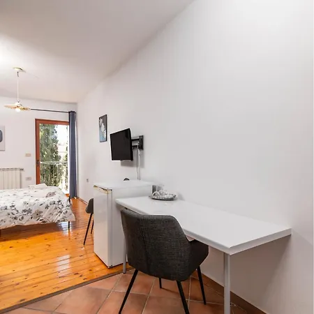 And With Parking Space - 25298 Rovinj